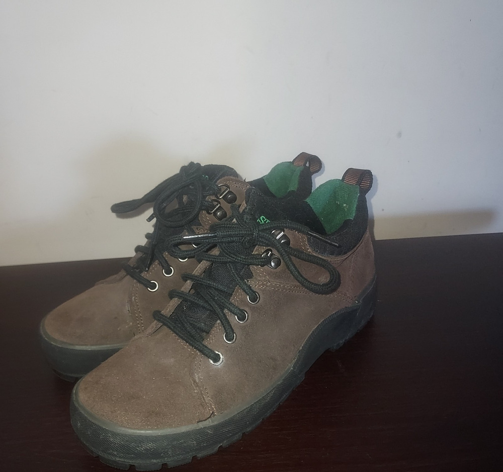 Sebago Women's Boots 6.5M Waterproof Low Top, Lace Up Outdoor Trails Brown